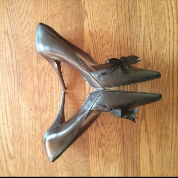 BCBG Black Leather w/ Ribbon Bow Detail Pumps Sz 8.5 Retro Romantic Holiday Work - Picture 15 of 16